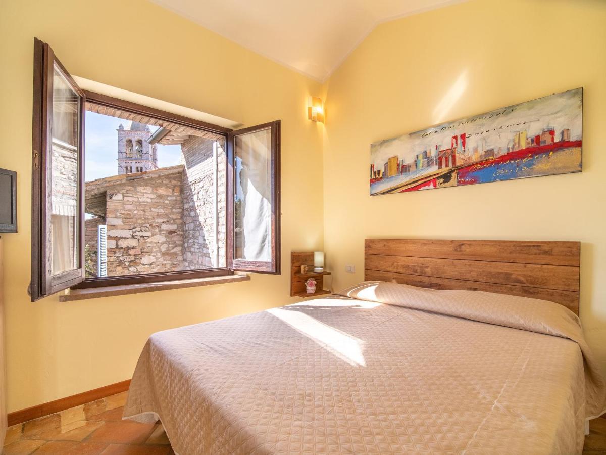 Terrazza Santa Chiara Hotel Assisi Bagian luar foto